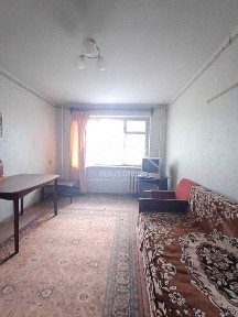 Продаж 2 кімнатної квартири на Героїв Ато кімнати окремо.
