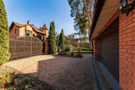 Мощун Оренда Будинку 330м2 Басейн 24 сотки 5 спалень Газ Генератор Охорона