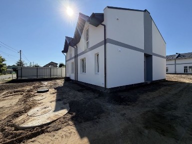 • Дуплекс у Бучі 96 м² з газом, ділянкою 3,5 сотки та базовим наповненням | продам | БЕЗ КОМІСІЇ | центр | Буча