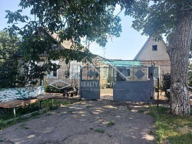 Продаж будинку в с. Нива Трудова з меблями та боксом 25 м / 5.8 м
