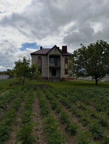 продаж будинку у с. Льотниче