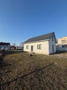 Продаж будинку з ремонтом та технікою