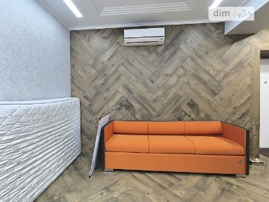 Продаж офісного приміщення 36.7 кв. м. на 1 поверсі на вул. Канатна 122А, багатоповерхова будівля • ID 34827254