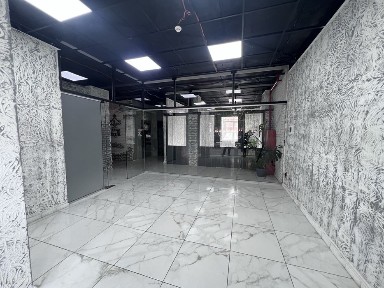 Здам фасадне приміщення БЦ Лакшері