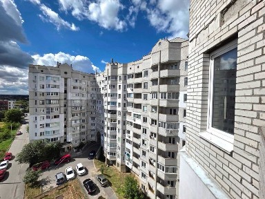 Київська обл., Києво-Святошинський район, с. Святопетрівське, Теплична вул., 42