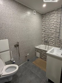 Продаж трьохкімнатної квартири