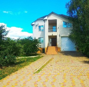 Оренда великого будинку в екологічному районі міста