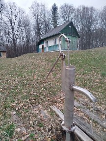 Будинок біля лісу, велика ділянка для дачі, відпочинку, Карпати