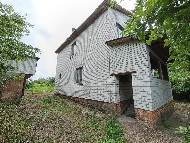 Капітальний будинок з укриттям