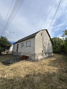 Продам добротний будинок у районі Лісогірки