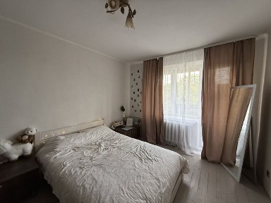 Продаж 4-кімнатної квартири