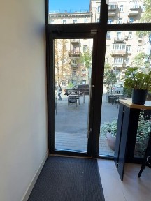 Продаж офісного приміщення 84 кв. м. на 1 поверсі на вул. Саксаганського 61, п'ятиповерхова будівля • ID 34831323