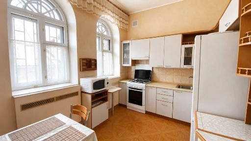 Продаж будинку Поділ 3 поверхи 203м2 6 кімнат №17102