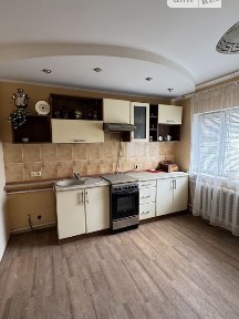 Продаж частини будинку на вул. Рівненська, 4 кімнати • ID 34834017