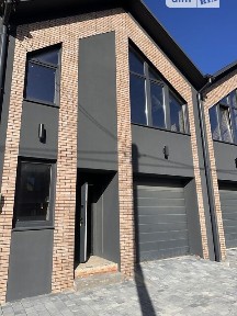 Продаж 2 поверхового таунхауса з ділянкою на 1.5 сотки, 135 кв. м, 3 кімнати, на вул. Традиційна • ID 34833932