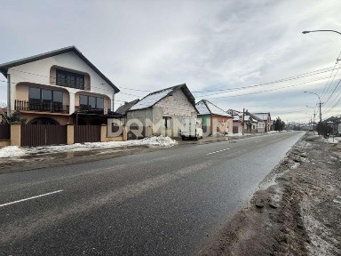 Продається будинок в смт. Вилок з комерцією біля кордону