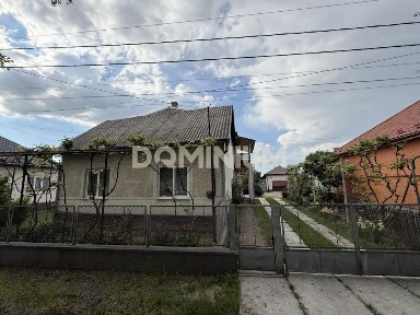 Продається сучасний двоповерховий будинок для великої сім'ї