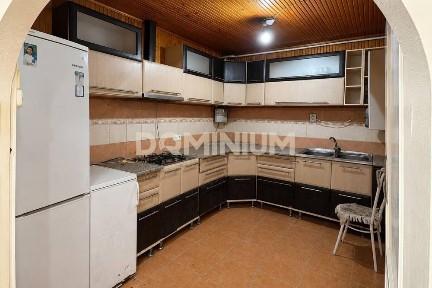 Продається житловий будинок в смт Вишково