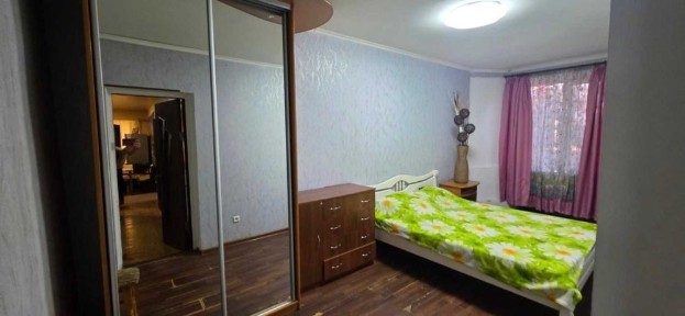 Продам трехкомнатную квартиру с ремоном на Слободке/Грушевского