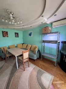 Продам простору 3-х кімнатну квартиру