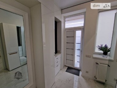 Продаж 2 поверхового таунхауса з ділянкою на 2 сотки, 70 кв. м, 2 кімнати, на вул. Міжгірська • ID 34834774