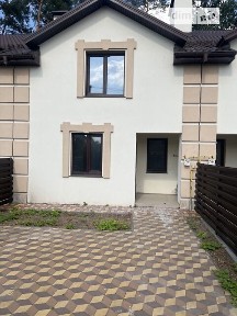 Продаж 2 поверхового таунхауса з ділянкою на 1.5 сотки, 120 кв. м, 3 кімнати, на вул. Сім'ї Красовських 16 • ID 34774636