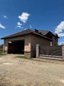 Будинок біля м. Івано-Франківська, с. Підпечери