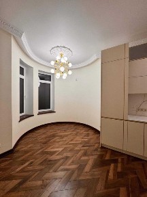Продається просторий будинок в Центрі