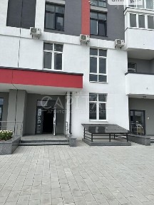 Продаж комерційного приміщення на вул. Євгена Маланюка 13, площа 87 кв. м • ID 34835773