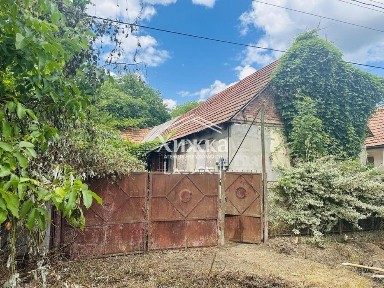 Продається будинок у м. Хуст
