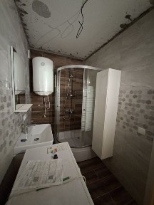 Продам простору 3х кімнатну квартиру з газовим опаленням на 1 поверсі/6,вул. Підгороднянське шоссе, район 1 лікарні.
