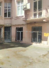 ПродамНежинская Спиридоновская Льва Толстого 3х комнатную квартиру