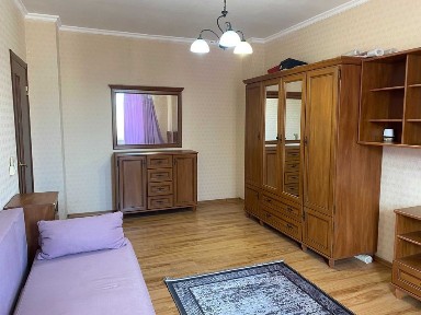 Продам однокімнатну на Таїрова, в ЖК 