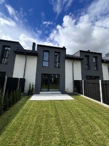 Продам Зданий Таунхаус в Крихівцях з запущеними комунікаціями