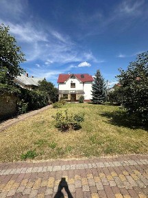 Продається готовий особняк в 5хв від міста за вигідною ціною.