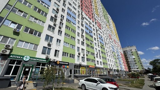 Фасад 50 кв. м поруч з Траш, гарна докація від Власника
