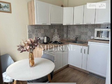Довготривала оренда 2к квартири на вул. Десятинна 10 • ID 34832769