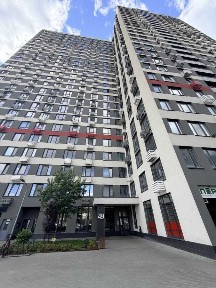 Продаж 1к квартири 47,4м. в ЖК Варшавський, низький 4 поверх.