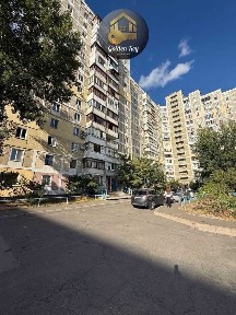 Продаж 3-кімнатної квартири 81.9 м², Ревуцького вул., 44