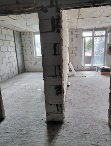 Велика 1 кімнатна, на 2 поверсі