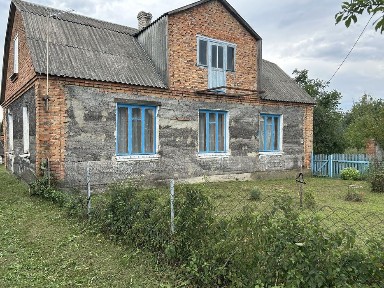 Продам будинок та 40 соток приватизованоі землі