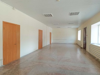 Оренда фасадного приміщення площею 149 кв. м на головній вулиці м. Тального