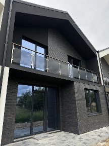 Від власника. Продаж котеджу 130 м2 з центральними комунікаціями та з гаражем