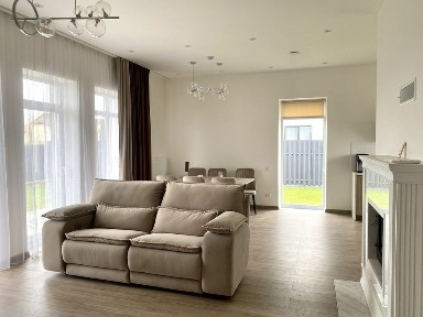 БЕЗ КОМІСІЇ Продаж будинку 120 м2 з ремонтом, ділянка 7 сот Скнилів