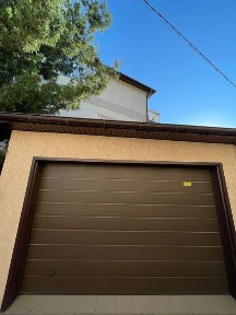 Альтернатива квартирі: триповерховий котедж 203 м² з пентхаусом і власною землею, від власника
