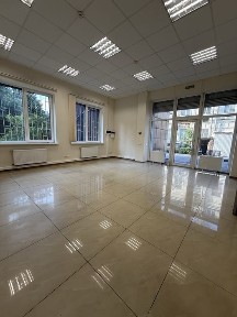 Оренда комерційного приміщення 65 м² | Центр | Соборності, 19В | окремий вхід