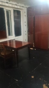 Сдам квартиру на першому поверсі в оренду.