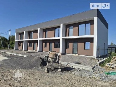Продаж 2 поверхового таунхауса з ділянкою на 5 соток, 120 кв. м, 2 кімнати, на вул. Загорська • ID 34847390