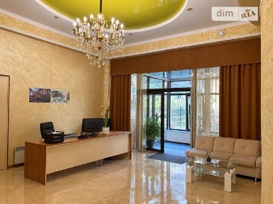 Продаж комерційного приміщення на вул. Зарічанська 3/2, площа 136.8 кв. м • ID 34848248