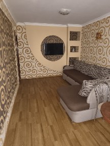 Продам чотири кімнатну квартиру
